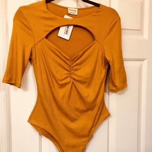 NWT Peach Love Bodysuit Size L